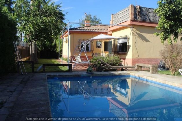 Foto 1 de Xalet en venda a Carmona de 5 habitacions amb piscina i aire acondicionat