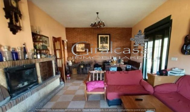 Foto 1 de Xalet en venda a Carmona de 3 habitacions amb terrassa i piscina