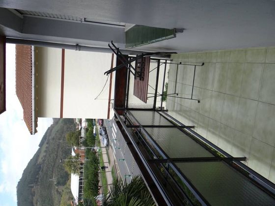 Foto 2 de Pis en venda a Güeñes de 3 habitacions amb terrassa i balcó