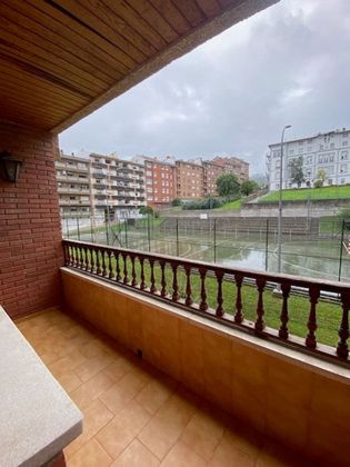 Foto 2 de Venta de piso en Pravia de 3 habitaciones con terraza y garaje