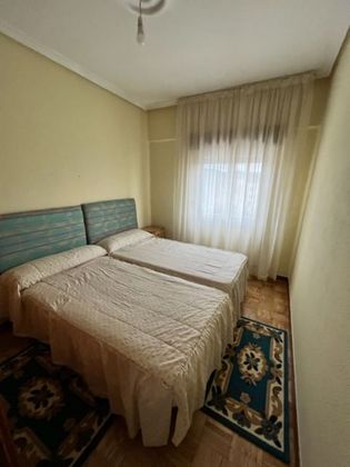 Foto 2 de Piso en venta en Centro - Avilés de 2 habitaciones con terraza y muebles