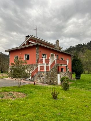 Foto 1 de Xalet en venda a Pravia de 6 habitacions amb terrassa i jardí