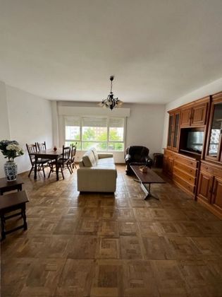 Foto 2 de Pis en venda a Pravia de 3 habitacions amb mobles i calefacció
