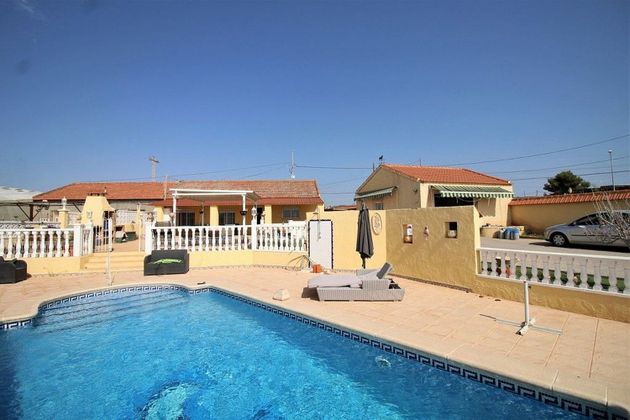 Foto 2 de Venta de casa en Zona Pueblo de 4 habitaciones con terraza y piscina