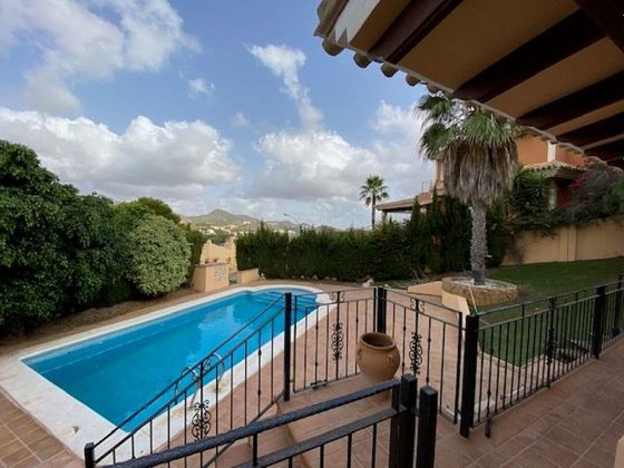 Foto 2 de Chalet en venta en calle Montemares Villa de 6 habitaciones con terraza y piscina