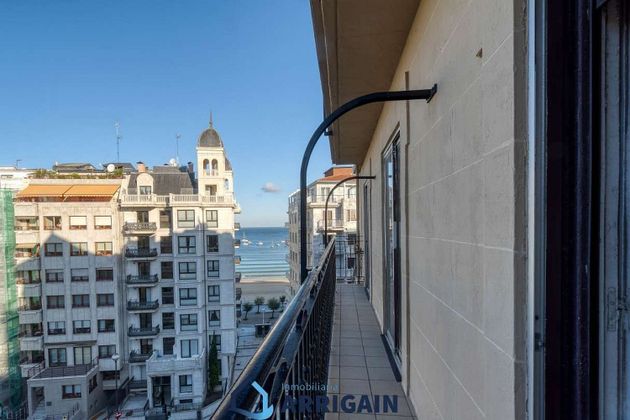 Foto 2 de Pis en venda a Centro - San Sebastián-Donostia de 5 habitacions amb balcó i calefacció