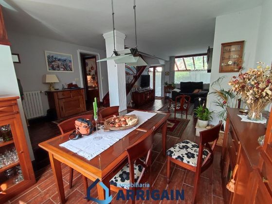 Foto 2 de Casa en venda a Miracruz - Bidebieta de 4 habitacions amb terrassa i piscina
