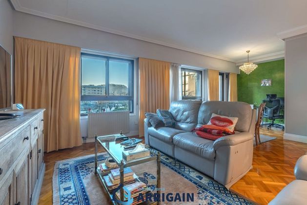 Foto 2 de Piso en venta en Egia de 2 habitaciones con terraza y balcón