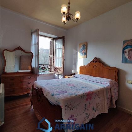 Foto 2 de Pis en venda a Intxaurrondo de 4 habitacions amb balcó i calefacció