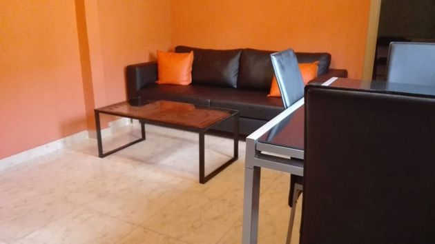 Foto 2 de Alquiler de piso en Antequeruela y Covachuelas de 2 habitaciones con muebles y aire acondicionado