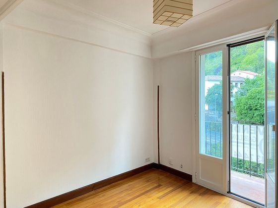 Foto 2 de Venta de piso en Elgoibar de 3 habitaciones con balcón y calefacción