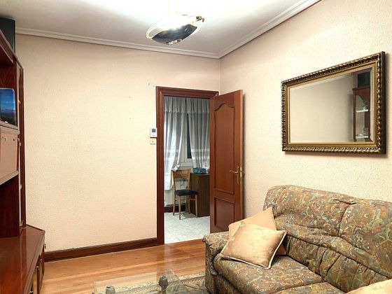 Foto 2 de Pis en venda a Eibar de 2 habitacions amb balcó i calefacció