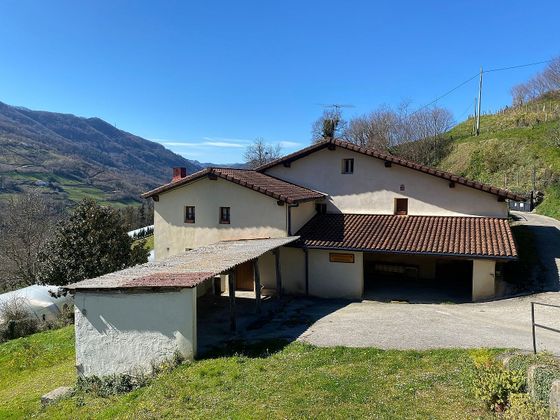 Foto 2 de Casa rural en venda a Elgoibar de 5 habitacions amb terrassa i garatge
