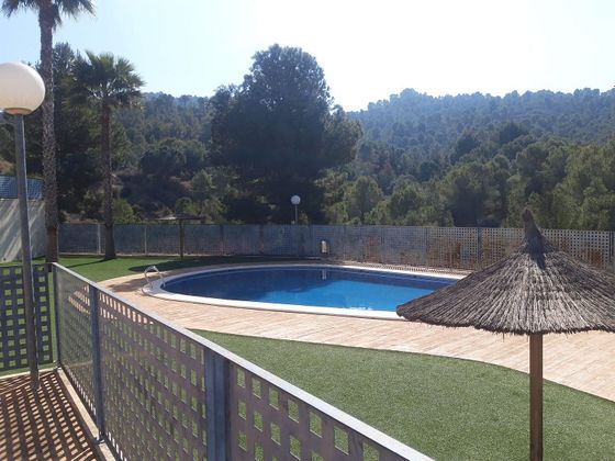 Foto 1 de Venta de casa en calle Petirrojo de 4 habitaciones con terraza y piscina