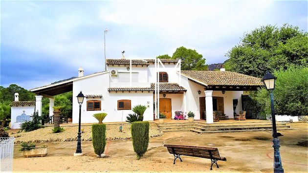 Foto 1 de Chalet en venta en Xàtiva de 6 habitaciones con terraza y piscina