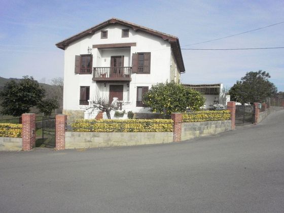 Foto 2 de Xalet en venda a Alfoz de Lloredo de 5 habitacions amb garatge i balcó