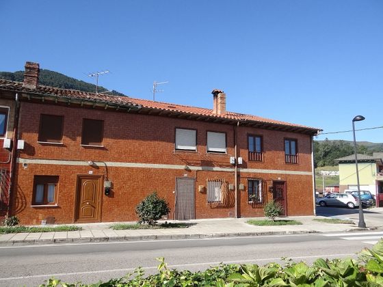 Foto 1 de Casa en venda a barrio La Quintana de 3 habitacions amb garatge