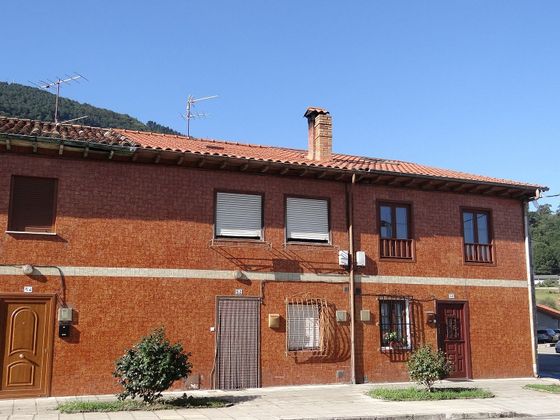 Foto 2 de Casa en venda a barrio La Quintana de 3 habitacions amb garatge