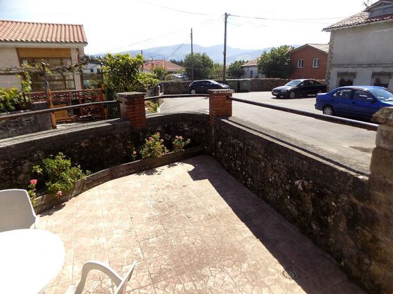 Foto 2 de Casa en venta en Corrales de Buelna (Los) de 3 habitaciones con terraza y calefacción