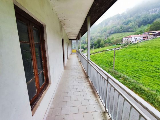 Foto 2 de Pis en venda a Miera de 4 habitacions amb terrassa i balcó