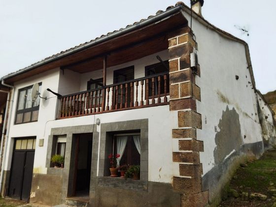Foto 2 de Casa en venda a barrio Calga de 3 habitacions i 277 m²