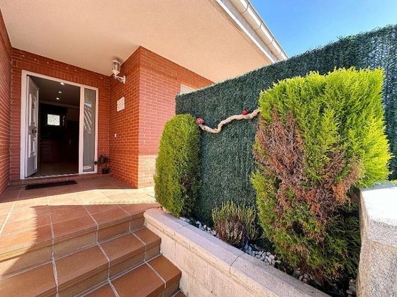 Foto 2 de Casa en venda a Herrera de 5 habitacions amb terrassa i jardí