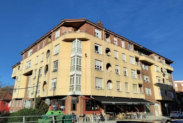 Foto 1 de Pis en venda a calle Peñas Arriba de 2 habitacions amb balcó i calefacció