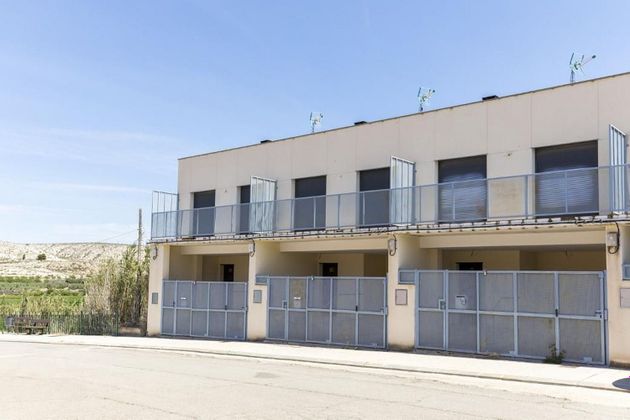 Foto 1 de Casa adossada en venda a Mediana de Aragón de 3 habitacions amb balcó i calefacció