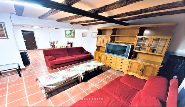 Foto 2 de Chalet en venta en San Esteban de Litera de 6 habitaciones con terraza y balcón