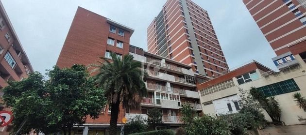 Foto 2 de Piso en venta en Santutxu de 3 habitaciones con terraza y balcón