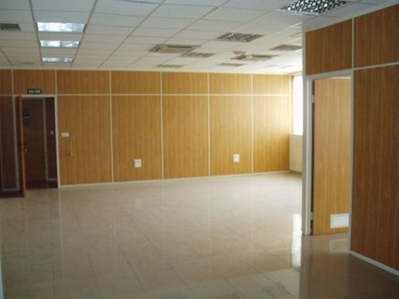 Foto 2 de Oficina en venda a Erandio amb garatge i aire acondicionat