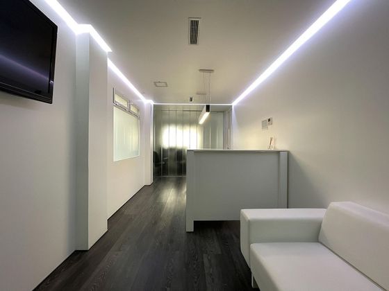 Foto 2 de Alquiler de oficina en Centro - El Pilar con aire acondicionado y ascensor