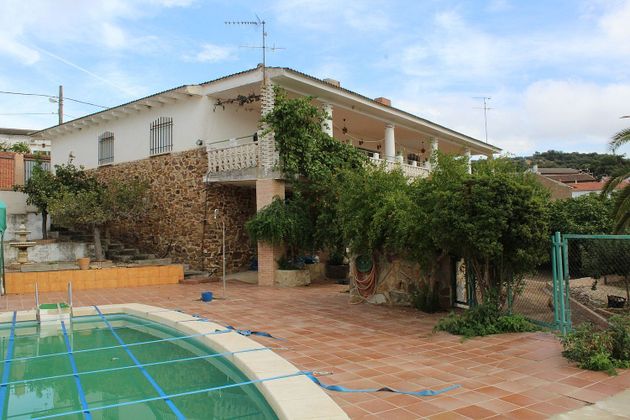 Foto 1 de Venta de chalet en Horcajo de los Montes de 6 habitaciones con terraza y piscina