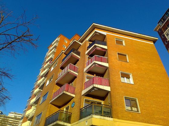 Foto 1 de Piso en venta en San Pedro de Deusto-La Ribera de 4 habitaciones con terraza y balcón