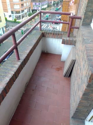 Foto 2 de Piso en alquiler en San Pedro de Deusto-La Ribera de 4 habitaciones con terraza y garaje