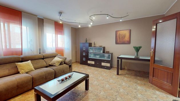Foto 1 de Xalet en venda a Puebla de Alfindén (La) de 4 habitacions amb terrassa i garatge