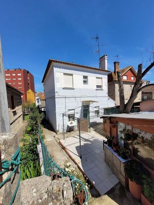 Foto 1 de Xalet en venda a As Travesas - Balaídos de 6 habitacions amb garatge i jardí