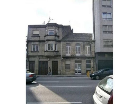 Foto 1 de Casa adossada en venda a As Travesas - Balaídos de 4 habitacions amb balcó