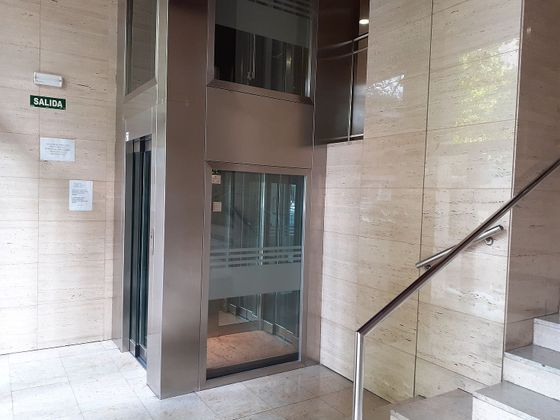 Foto 2 de Oficina en alquiler en avenida Pio XII con calefacción y ascensor