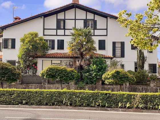 Foto 1 de Casa en venda a avenida Baja Navarra de 7 habitacions amb terrassa i jardí