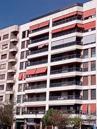 Foto 2 de Venta de piso en Ensanche de 6 habitaciones con terraza y garaje