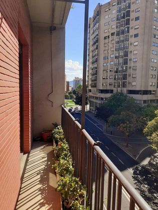 Foto 1 de Pis en venda a avenida Zaragoza de 3 habitacions amb balcó i calefacció
