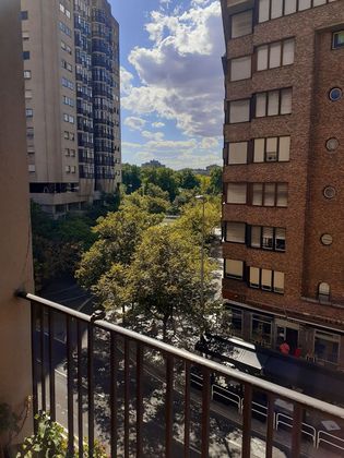 Foto 2 de Pis en venda a avenida Zaragoza de 3 habitacions amb balcó i calefacció