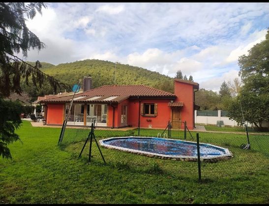 Foto 1 de Xalet en venda a Anue de 3 habitacions amb terrassa i piscina