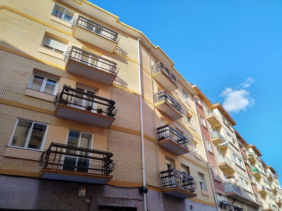 Foto 2 de Venta de piso en Milagrosa de 3 habitaciones con garaje y balcón