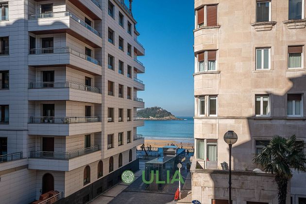 Foto 2 de Piso en venta en Centro - San Sebastián-Donostia de 1 habitación con terraza y balcón