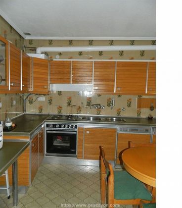 Foto 2 de Pis en venda a Campo de la Juventud de 3 habitacions amb terrassa i calefacció