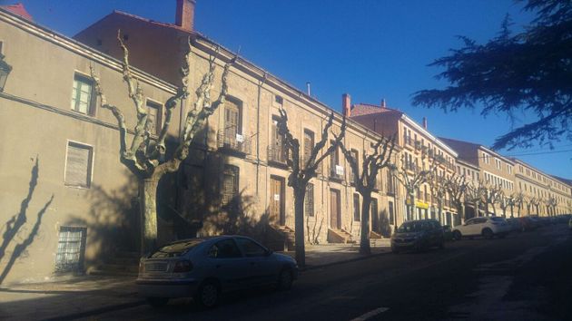 Foto 1 de Edifici en venda a calle Villaviciosa de 2468 m²