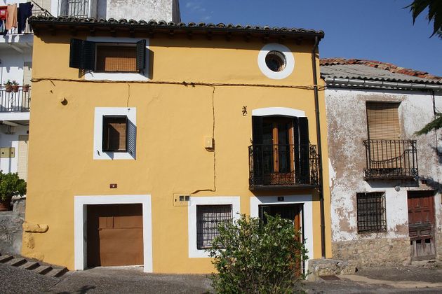 Foto 1 de Venta de casa en Medinaceli de 3 habitaciones con jardín y balcón