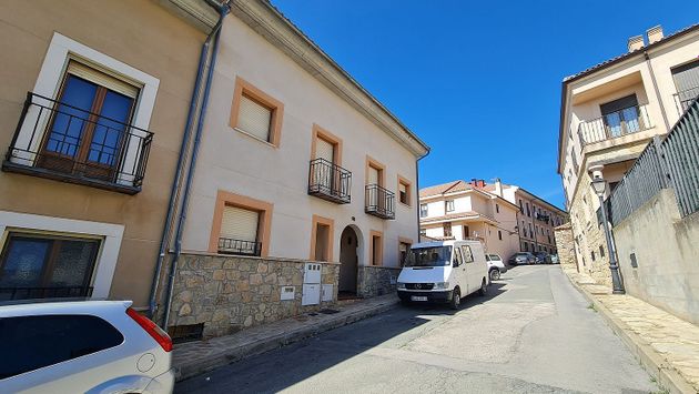 Foto 1 de Casa adossada en venda a Sigüenza de 3 habitacions amb terrassa i jardí
